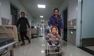 孕妇车祸胎儿挤出图片