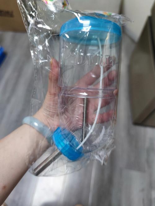 兔子饮水\（兔子饮水器怎么用）